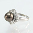 Laden Sie das Bild in den Galerie-Viewer, Vintage Damenring mit Tahiti Perle - 750er 18K Weißgold - ca. 1,70 ct Diamanten*