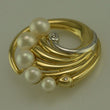 Laden Sie das Bild in den Galerie-Viewer, Vintage Brosche mit Brillanten & Perlen / 585er - 14 Karat Gold
