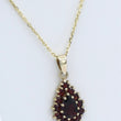 Laden Sie das Bild in den Galerie-Viewer, Vintage Kette & Anhänger mit Granat / 333er 8 Karat Gold 40cm