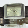Laden Sie das Bild in den Galerie-Viewer, Avon Elegante Damen Armbanduhr mit Zirkonia Motiv "K"