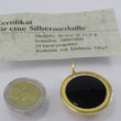 Laden Sie das Bild in den Galerie-Viewer, Vintage Onyx Anhänger M.Theresia.D.G / 1000 Silber vergoldet 24 Karat