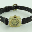 Laden Sie das Bild in den Galerie-Viewer, Anker 17 Rubis Incabloc Vintage Damenuhr Handaufzug 585er 14 Karat Gold
