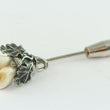 Laden Sie das Bild in den Galerie-Viewer, Vintage Anstecknadel Trachtenschmuck - Eichenblattdekor / 925 Silber