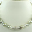 Laden Sie das Bild in den Galerie-Viewer, Collier 585er Goldverschluß Tahitizuchtperlen Ø 8,5 mm- 12,5 mm & 17 Diamanten