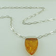 Laden Sie das Bild in den Galerie-Viewer, Vintage Damen 835er Silber Kette mit Bernstein