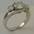 Laden Sie das Bild in den Galerie-Viewer, geschmackvoller Ring - mit 3 x Zirkonia / 925er Silber
