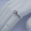 Laden Sie das Bild in den Galerie-Viewer, Damenring mit Brillanten 0.31 ct 585erer 14 Karat Gold - 53 16,8 mm Ø