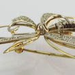 Laden Sie das Bild in den Galerie-Viewer, Vintage Brosche mit Diamanten ca. 0.40 ct / 750er 18 Karat Gold