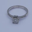 Laden Sie das Bild in den Galerie-Viewer, Damenring mit Brillanten 0.31 ct 585erer 14 Karat Gold - 53 16,8 mm Ø