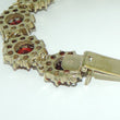 Laden Sie das Bild in den Galerie-Viewer, Vintage Damen Armband mit Granat 333er 8 Karat Gelbgold