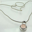 Laden Sie das Bild in den Galerie-Viewer, Vintage Damen 835er Silber Kette mit Rosenquarz Anhänger