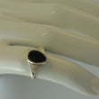 Laden Sie das Bild in den Galerie-Viewer, Vintage Damenring Onyx / 835 Silber 51 16,2 mm Ø
