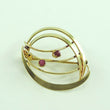 Laden Sie das Bild in den Galerie-Viewer, Vintage Brosche mit Rubine 8 Karat 333er Gold