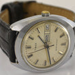 Laden Sie das Bild in den Galerie-Viewer, Vintage Timex Handaufzug Herrenuhr - Defekt