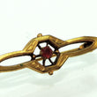 Laden Sie das Bild in den Galerie-Viewer, Antik Brosche mit Rubin / Biedermeier Schmuck
