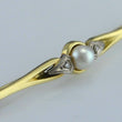 Laden Sie das Bild in den Galerie-Viewer, Vintage Anstecknadel - Diamanten &amp; Perle / 585er - 14 Karat Weiß- &amp; Gelbgold
