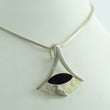 Laden Sie das Bild in den Galerie-Viewer, Esprit Vintage 925er Silber Damen Schlangenkette &amp; Anhänger mit Onyx &amp; Zirkonia

