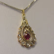Laden Sie das Bild in den Galerie-Viewer, Art Déco Anhänger um1930 Gold 585er 14 Karat &amp; 0.80 ct Diamanten &amp; Rubin 0.25 ct

