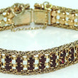 Laden Sie das Bild in den Galerie-Viewer, Vintage Damen Armband Vergoldet mit Farbsteine

