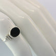 Laden Sie das Bild in den Galerie-Viewer, Vintage Damenring Onyx / 835 Silber 49 15,6 mm Ø
