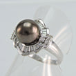 Laden Sie das Bild in den Galerie-Viewer, Vintage Damenring mit Tahiti Perle - 750er 18K Weißgold - ca. 1,70 ct Diamanten*

