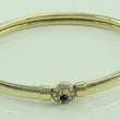 Laden Sie das Bild in den Galerie-Viewer, Vintage Damen Armreif mit Zirkonia &amp; Saphir 585er - 14 Karat Gelbgold
