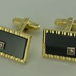 Laden Sie das Bild in den Galerie-Viewer, Manschettenknöpfe - vergoldet-mit Onyx - ca. 20,0 x 15,0 mm
