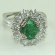Laden Sie das Bild in den Galerie-Viewer, Damen Ring mit Smaragd &amp; Diamant ca. 2.00 ct / 750er Gold - 54 17,2 mm Ø *
