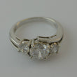 Laden Sie das Bild in den Galerie-Viewer, geschmackvoller Ring - mit 3 x Zirkonia / 925er Silber
