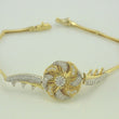 Laden Sie das Bild in den Galerie-Viewer, Vintage Armband mit "Zirkonia" 750er - 18 Karat Gold
