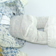 Laden Sie das Bild in den Galerie-Viewer, Mädchen mit blau weißem Kleid / Porzellankopf &amp; Stoffkörper / ca. 41 cm
